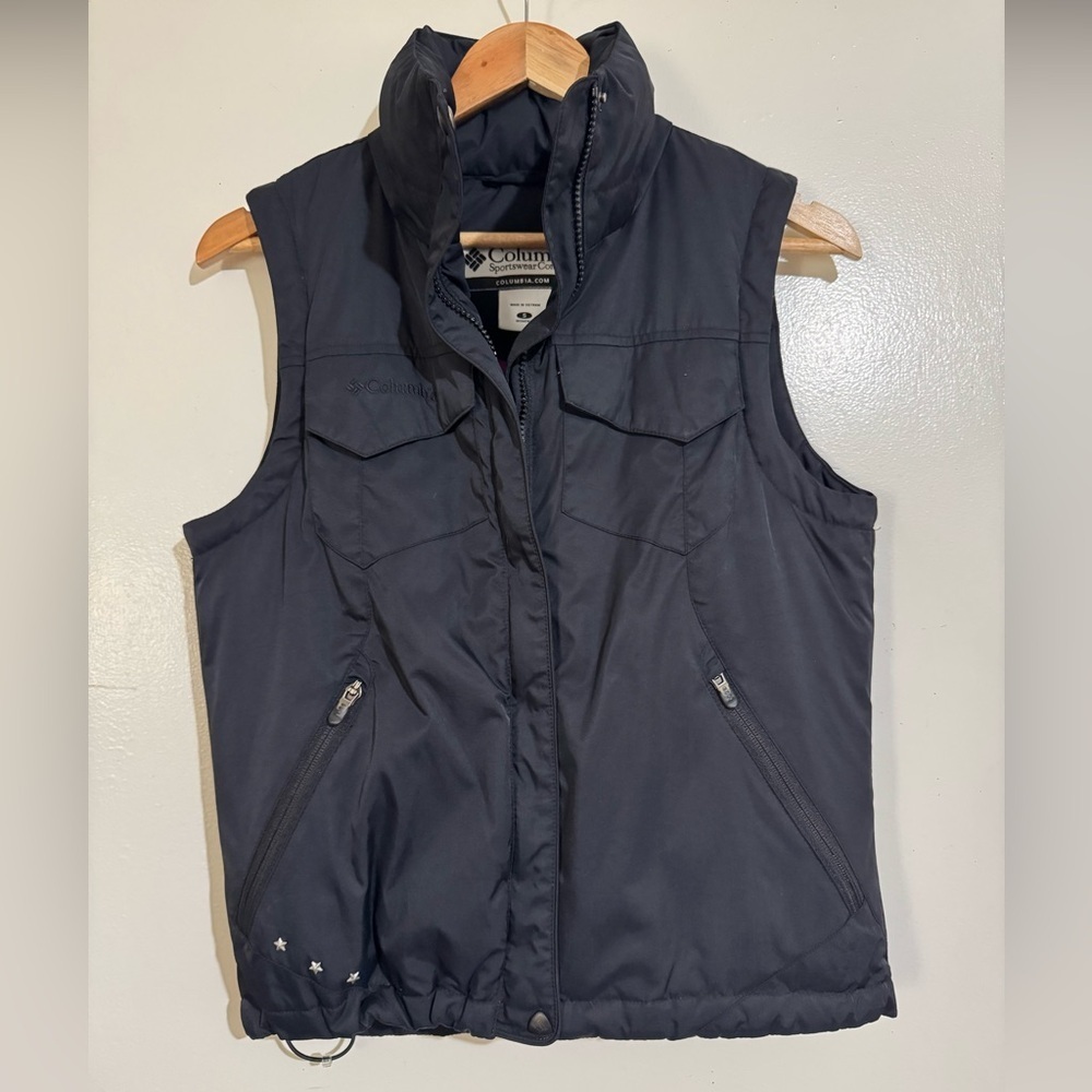 Columbia Black Down filled Puffer Vest Small bright pink interior pockets